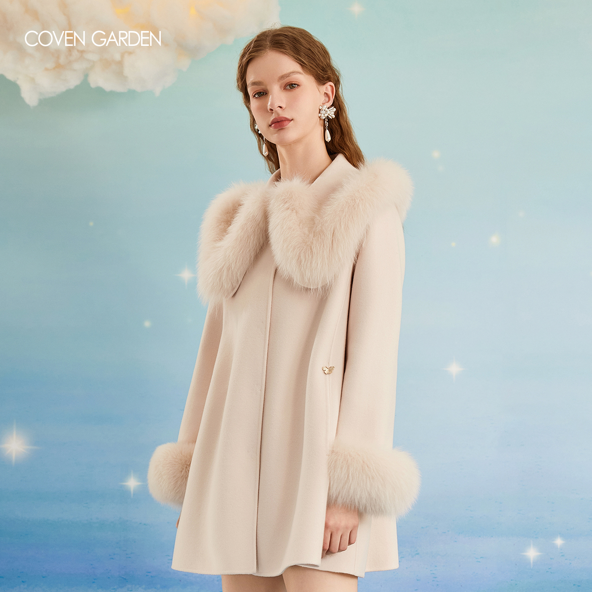 【哥文花园】娃娃领设计蝴蝶扣点缀保暖外套 CLA4341040