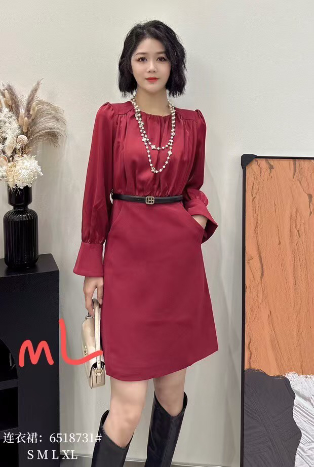 高端女装连衣裙气质修身时尚设计感轻奢礼服裙子