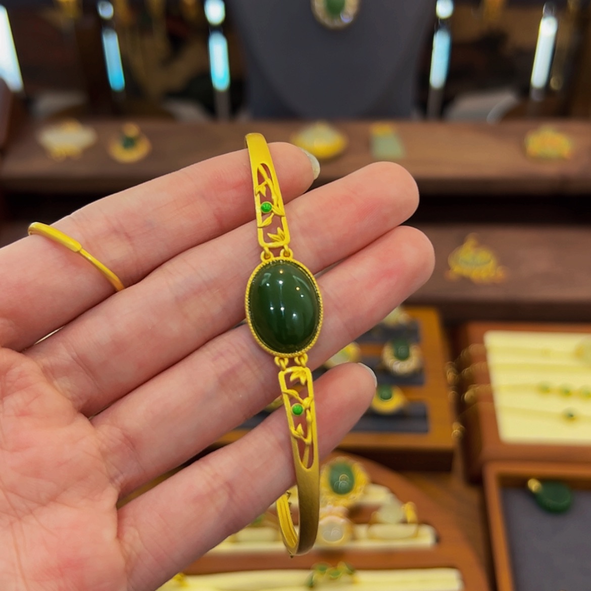 【闪购商品】和田玉手镯未镶嵌