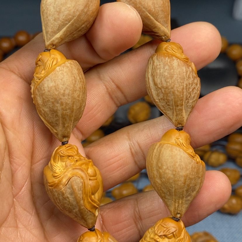 【闪购商品】橄榄核吊坠左*北