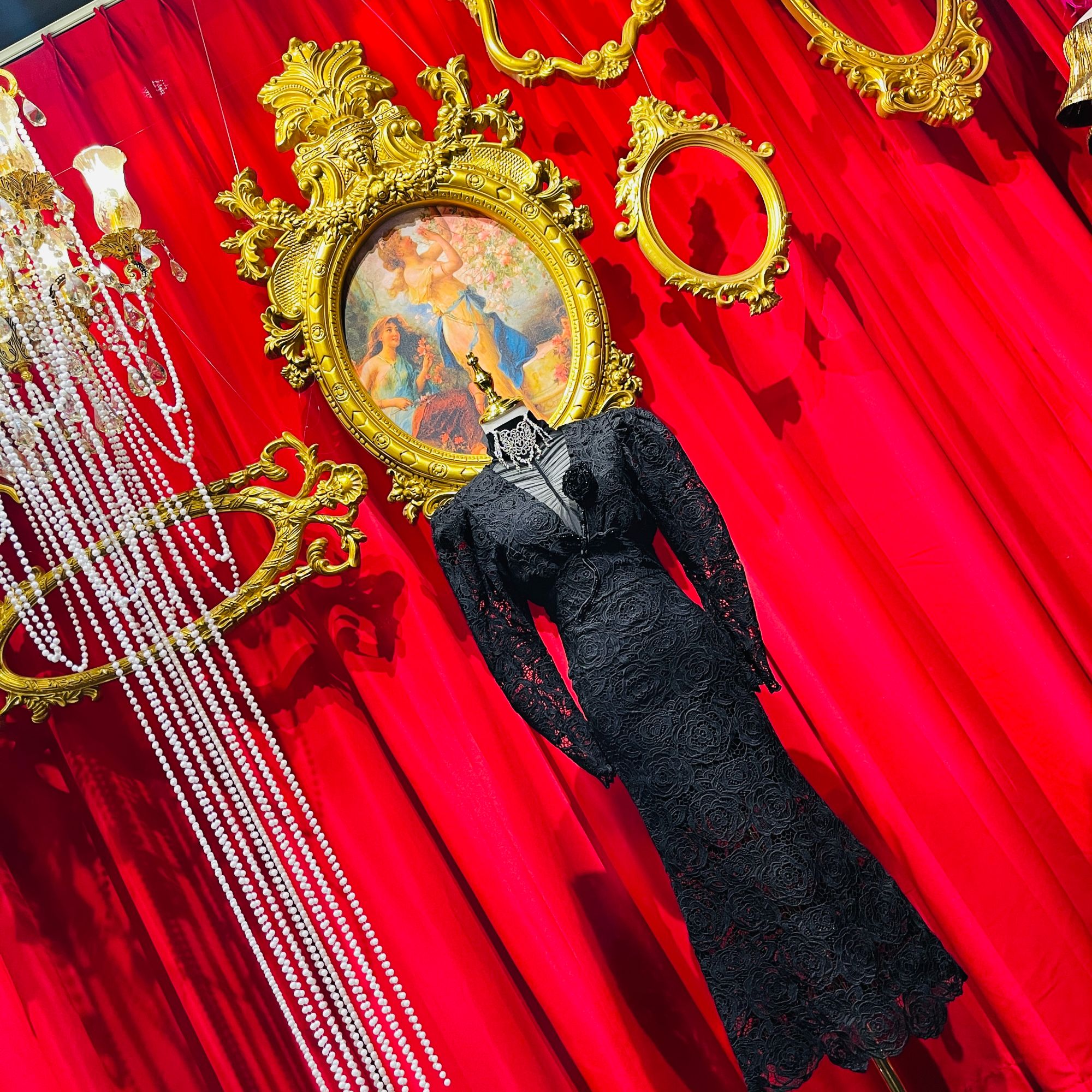 一枝独秀重磅水溶蕾丝黑玫瑰气质鱼尾连衣裙