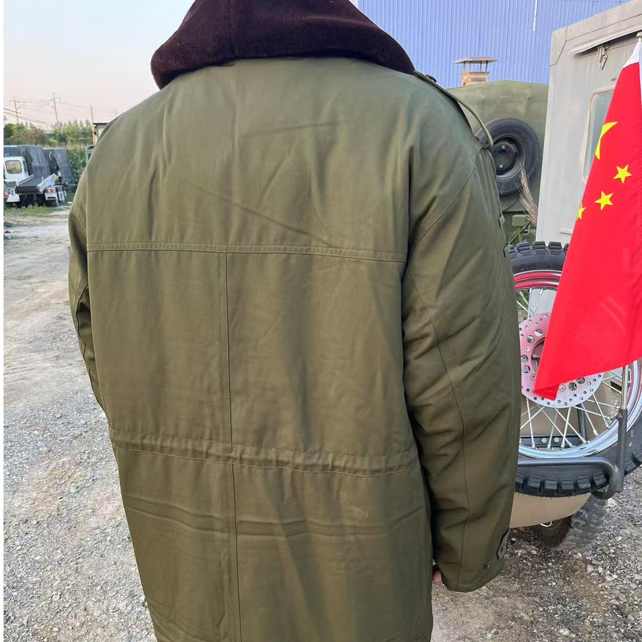 羽绒大衣（重4斤 活里活面）军绿色