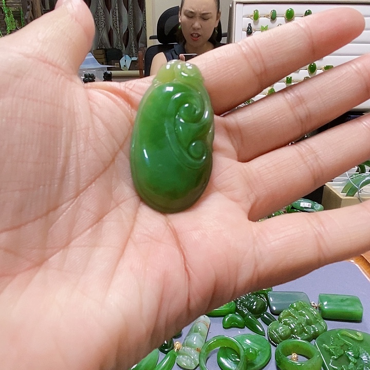 和田玉（碧玉）颈饰未镶嵌