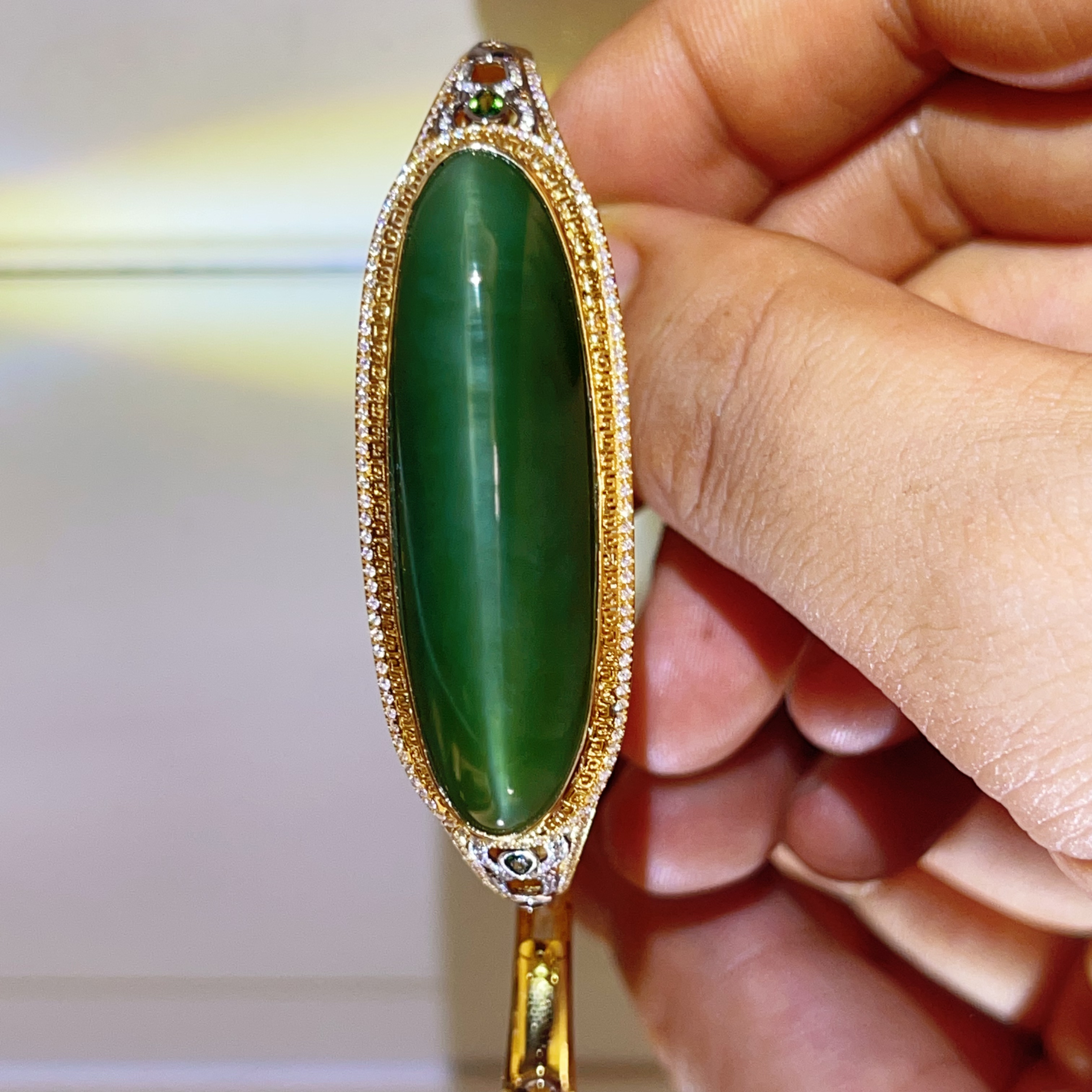 和田玉俄罗斯碧玉猫眼蛋面金手镯18K金镶嵌开口卡口手镯不挑圈口