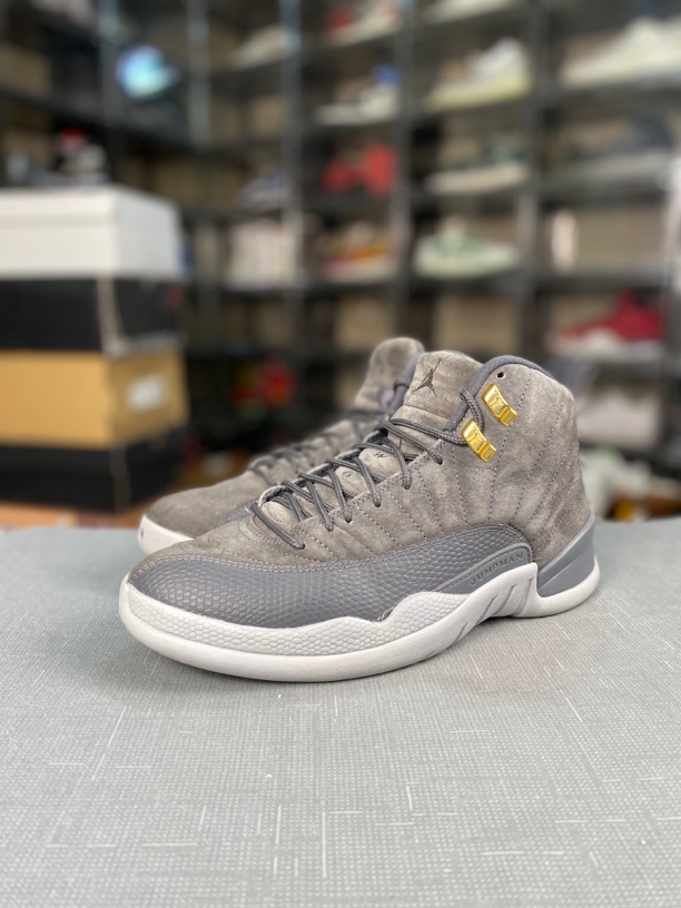 aj12酷灰/40.5/已精洗/无原盒/全新参考价2427