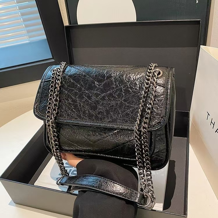 8911 黑色（VSF）（长25厘米高16厘米）时尚百搭包包（无礼盒）