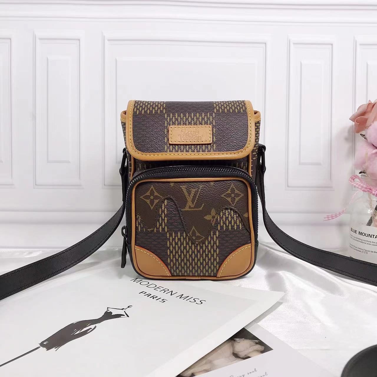 95新 LV 奢华尚品/LV/路易威登老花NANO联名nigo款邮差包