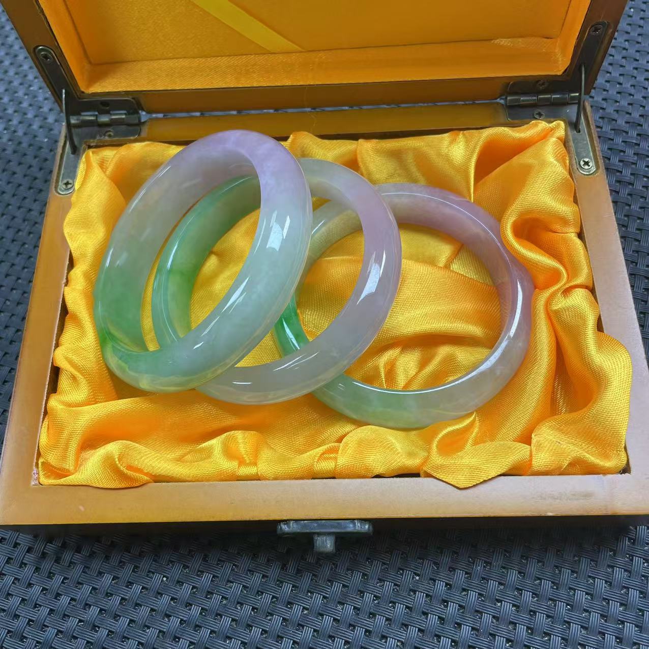 【大喜儿】高多采常规条时尚女多样性发一个-奇石