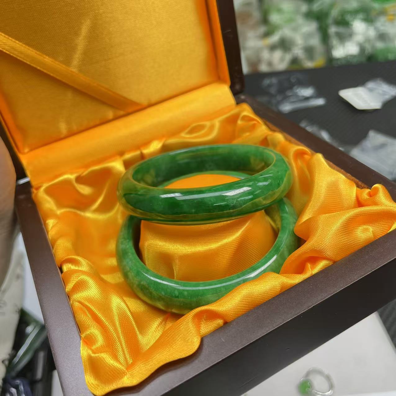 【大喜儿】浅绿色中宽条时尚女多样性发一个-奇石