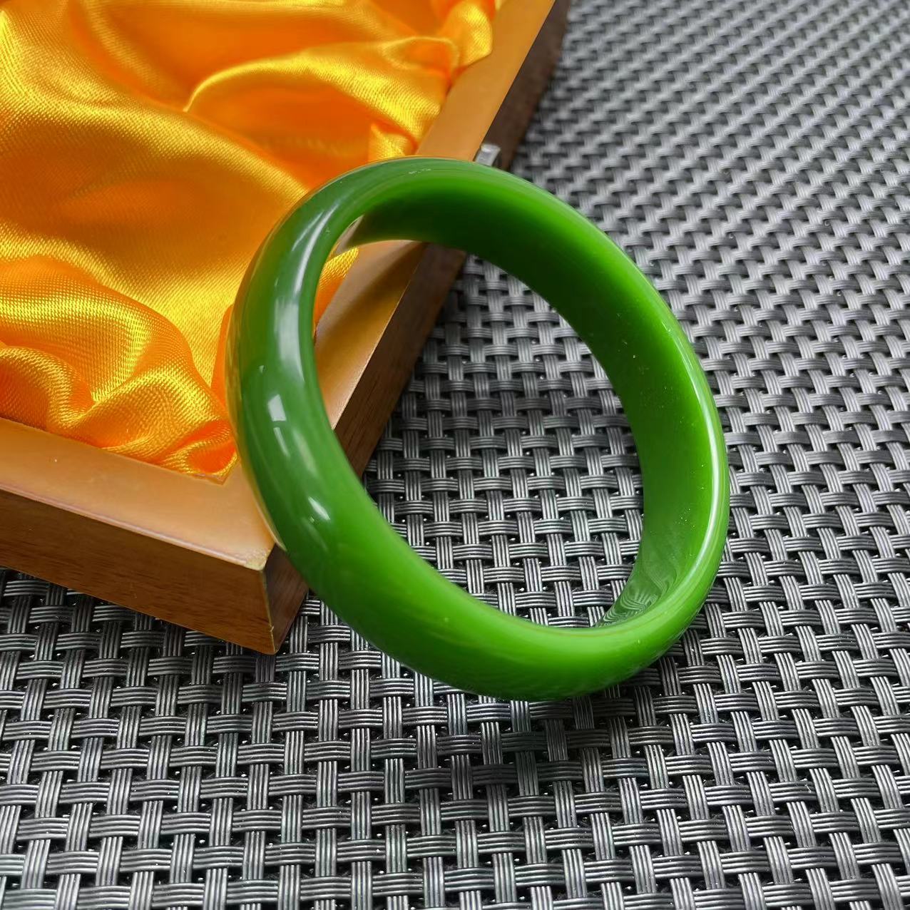 【大喜儿】菜绿中宽手镯