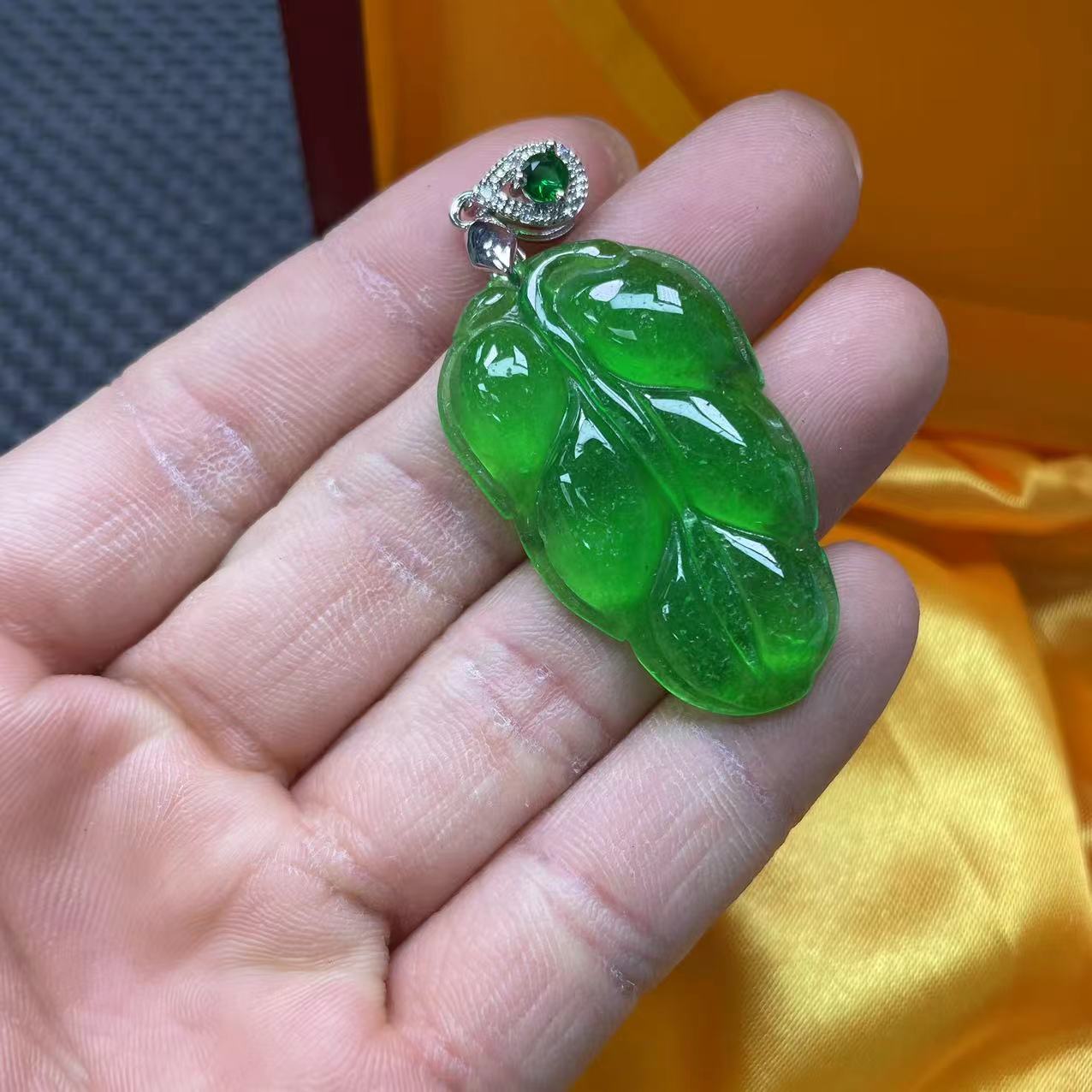 【大喜儿】透绿叶子时尚吊坠-1WQ398