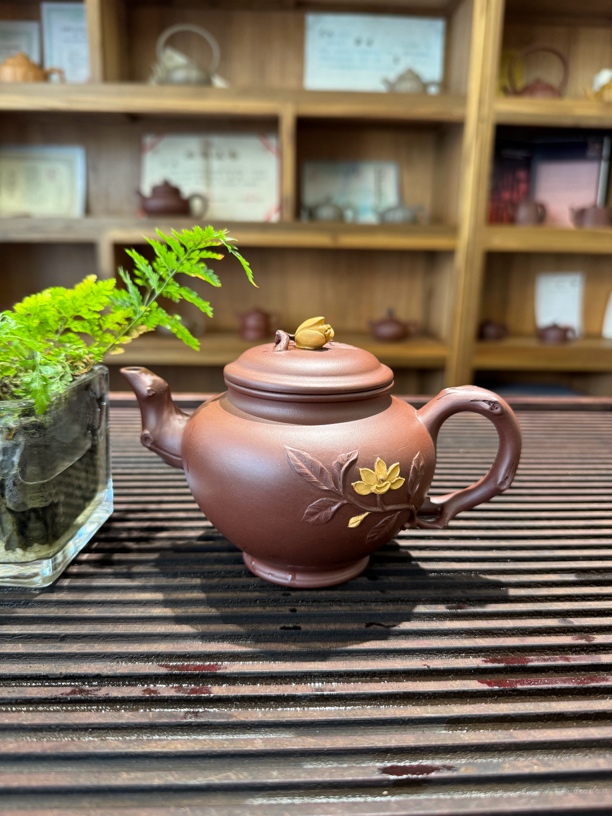 老艺人半手工制作报春壶玉兰花款原矿底槽清400cc