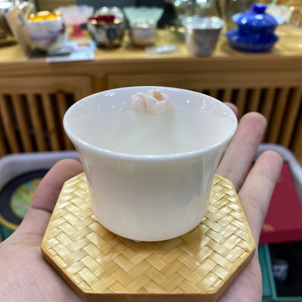 羊脂玉瓷堆花杯 主人杯品茗杯功夫茶具茶杯 竹编杯垫隔热杯垫组合