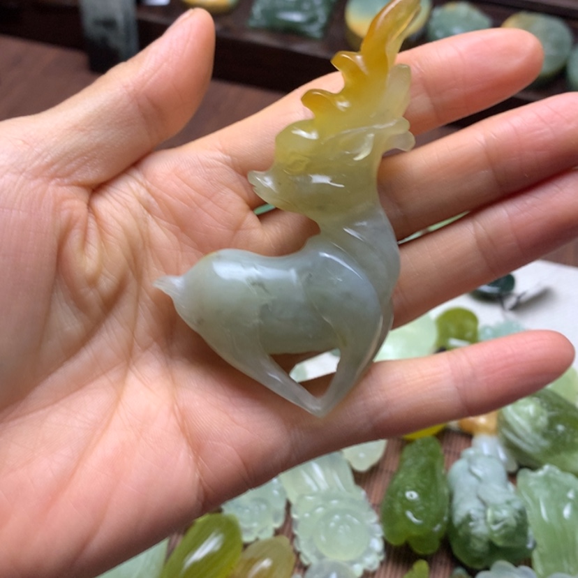 【闪购商品】蛇纹石玉挂件未镶嵌凯**业