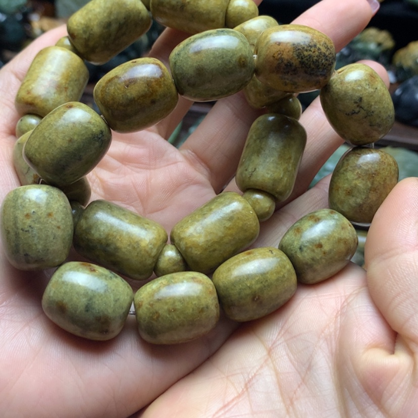 【闪购商品】岫岩河磨玉（透闪石质玉）手串未镶嵌初**哥