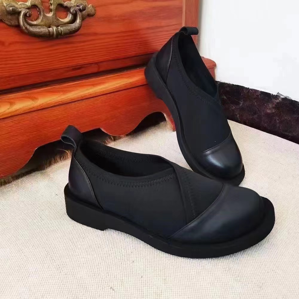 新款真皮拼接休闲平底套脚女鞋皮鞋