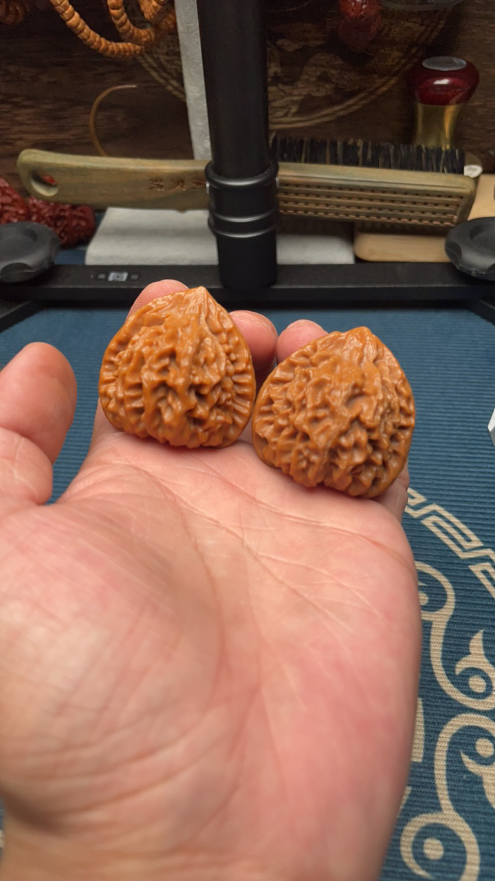 文玩核桃直播间看尺寸