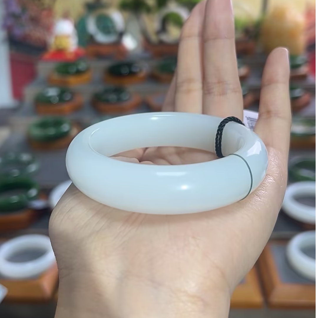 白玉世家【君君推荐】新疆羊脂玉/山流水手镯54