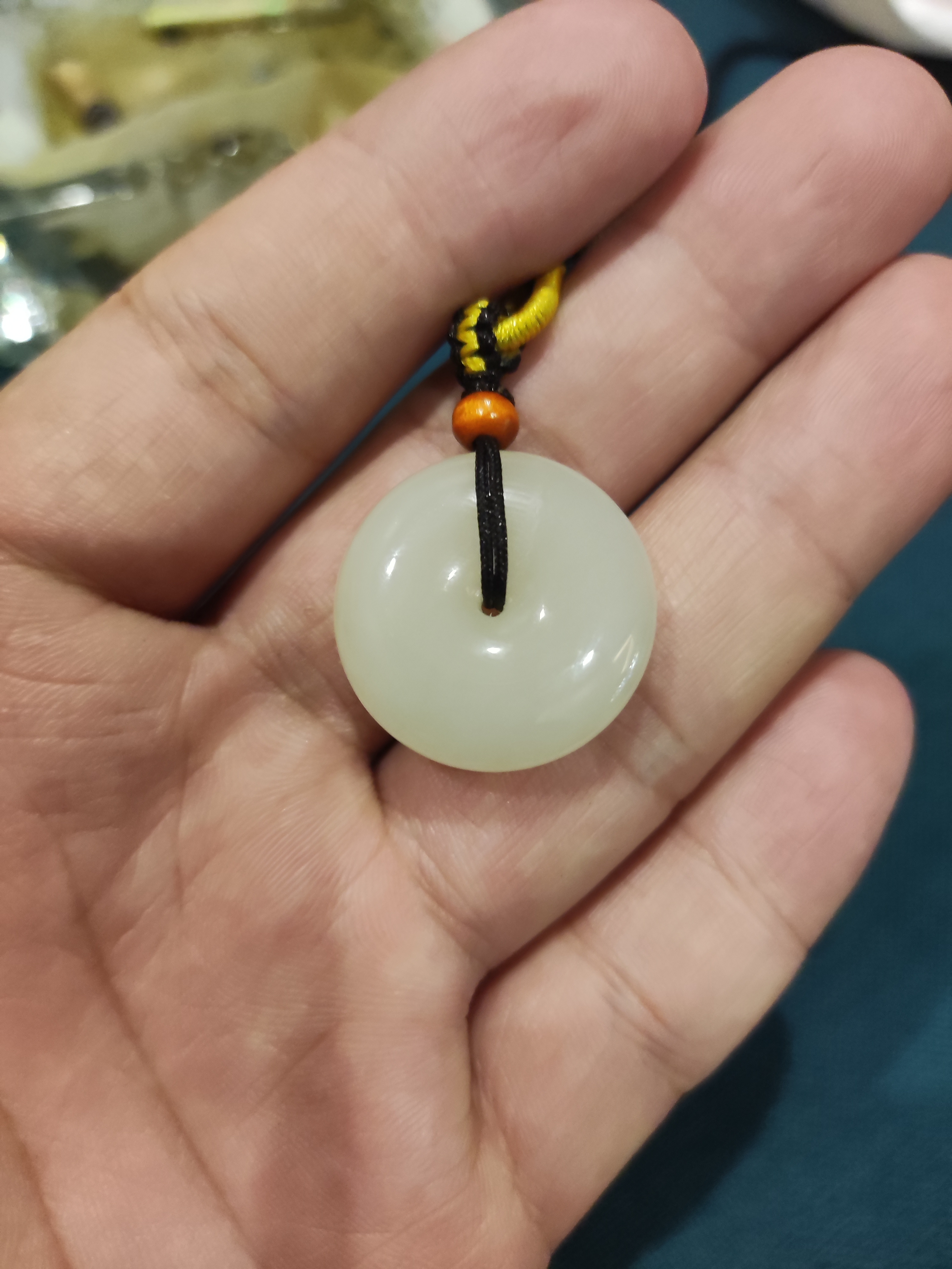 精品和田玉平安扣