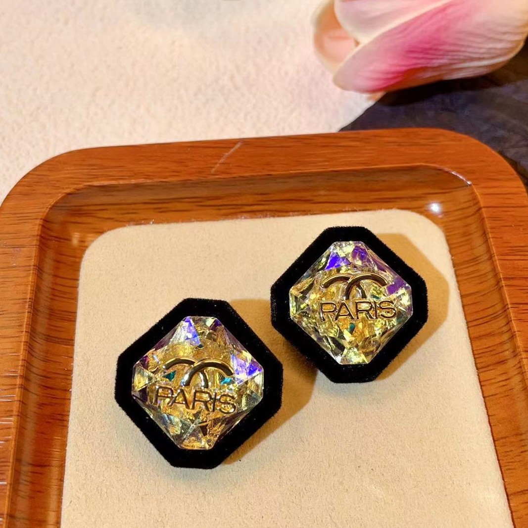铜合金耳饰 缘梦】黑色个性字母耳环设计感小众独特耳钉女秋冬耳饰