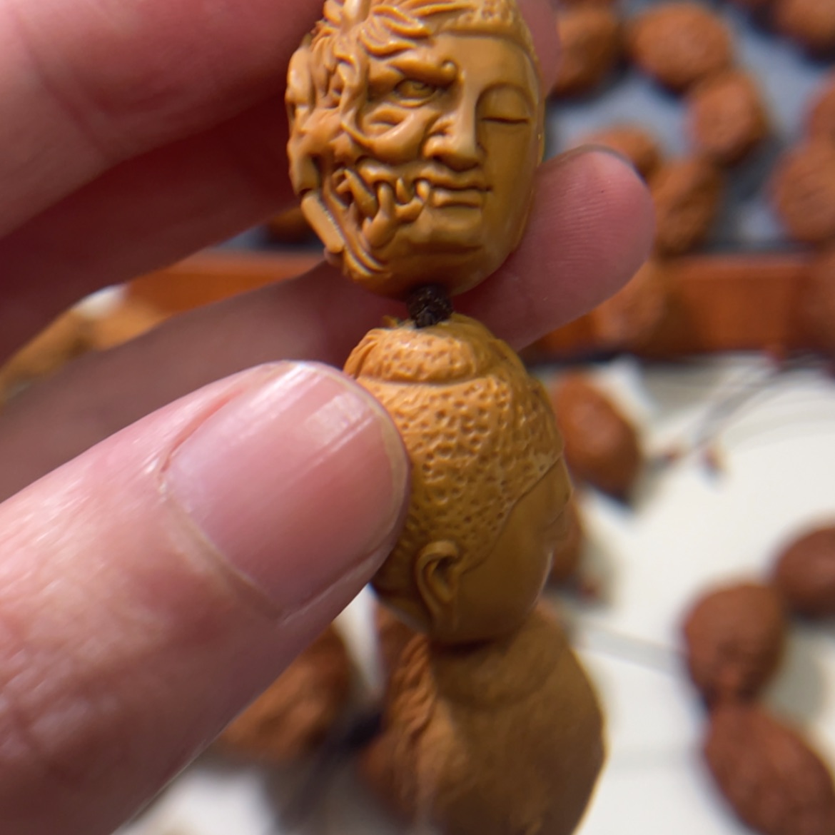 【闪购商品】橄榄核核雕贝****车