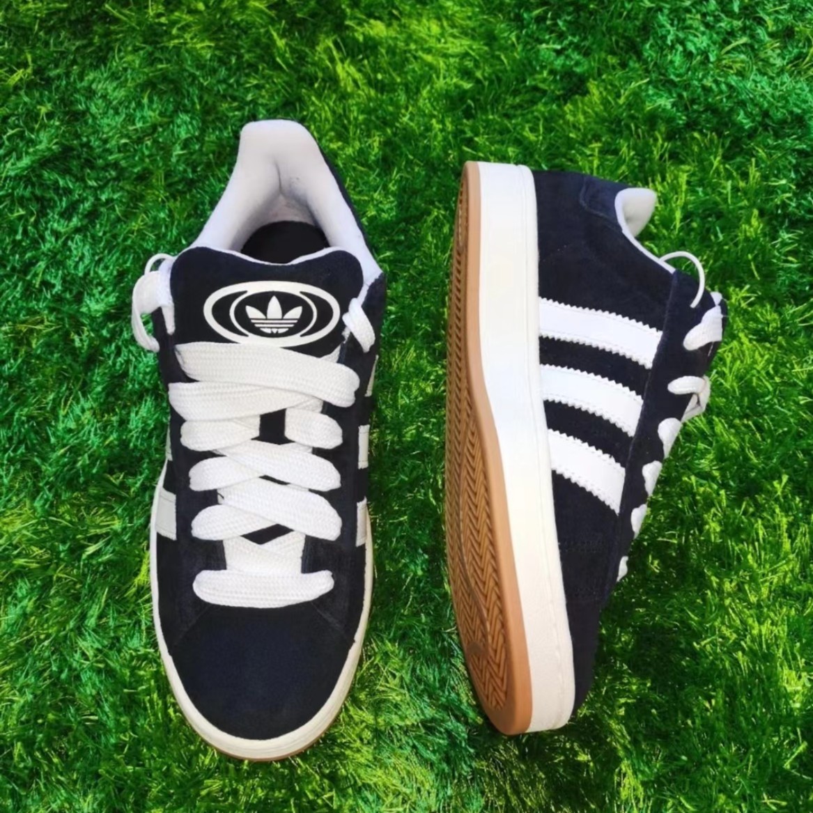 adidas阿迪达斯三叶草男女运动复古休闲 百搭 舒适 面包鞋 HQ8708