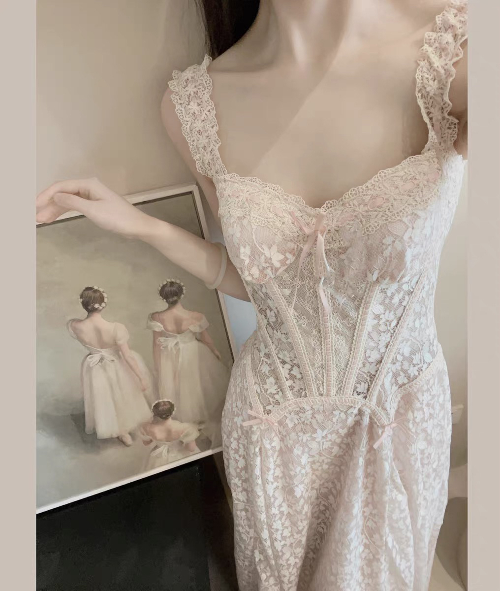 玻璃糖纸 法式千金风重工蕾丝吊带鱼骨连衣裙轻礼服裙