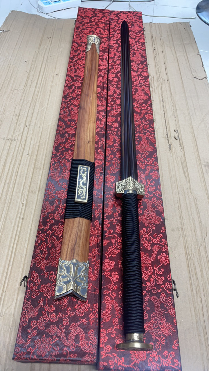 手工锻打滲色百炼钢汉剑 未开刃