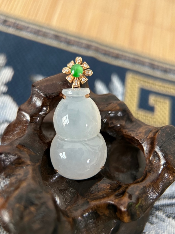 天然A货翡翠18k金镶嵌吊坠（不含链）