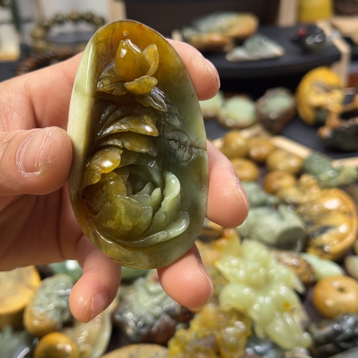 【闪购商品】蛇纹石玉颈饰未镶嵌悠**糖