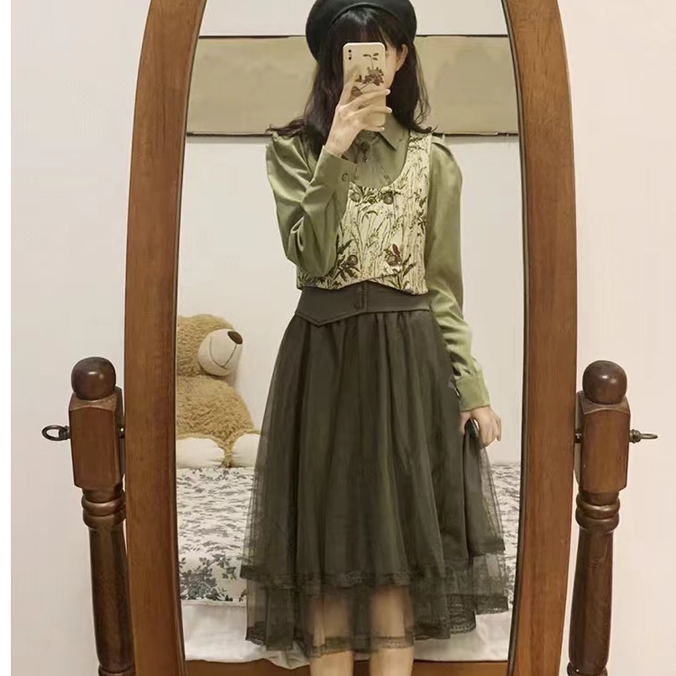 茶系穿搭一整套早春装女2024年新款法式小香风马甲衬衫叠穿两件套