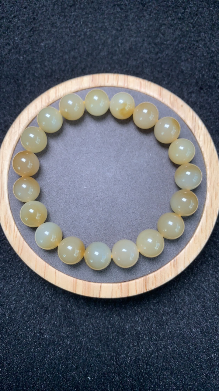 和田玉且末金山卡10圆珠特油糖白手串