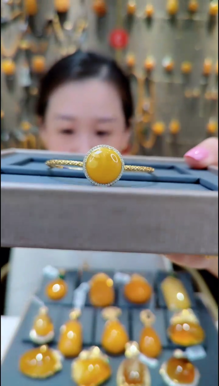 【闪购商品】蜜蜡手镯银S925镀金镶嵌E683蜜蜡手镯