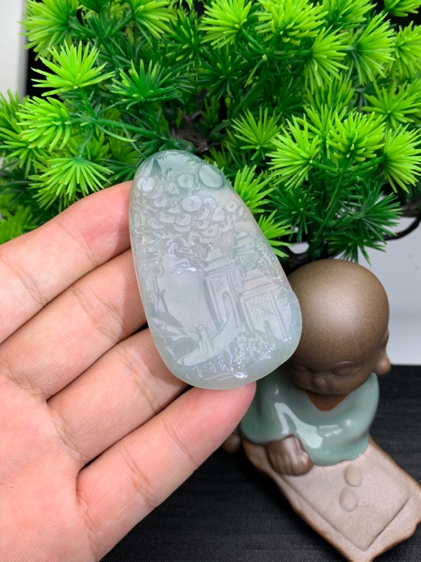 天然翡翠山水牌雕刻飘绿冰透巧雕