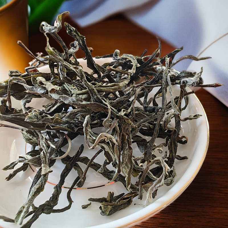 冰岛老寨十六号：2024年头春古树，大树，中大品鉴装各8克