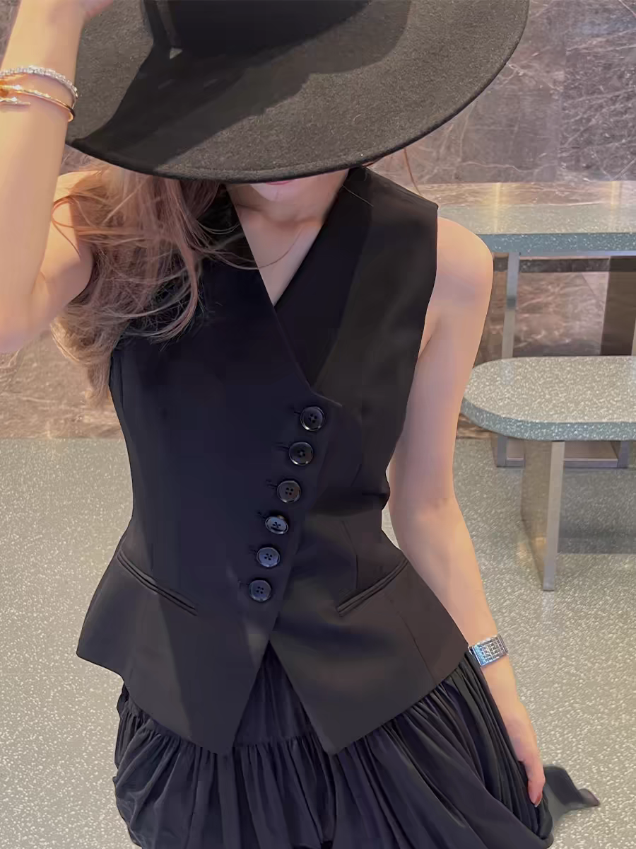 老钱风高端气质黑色无袖休闲西装马甲背心女款春秋短款叠穿外穿夏