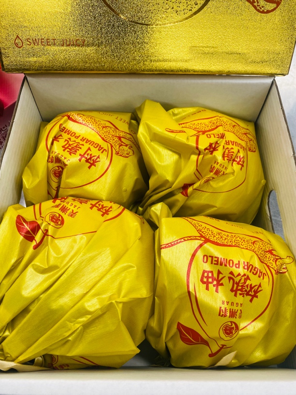 （大小不一）美洲豹红柚子，每箱4个净7斤，辽宁