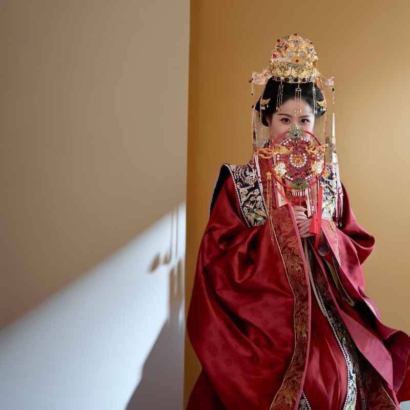 复古凤冠霞帔婚服婚礼金色凤冠头饰中国风奢华秀禾结婚头饰龙凤