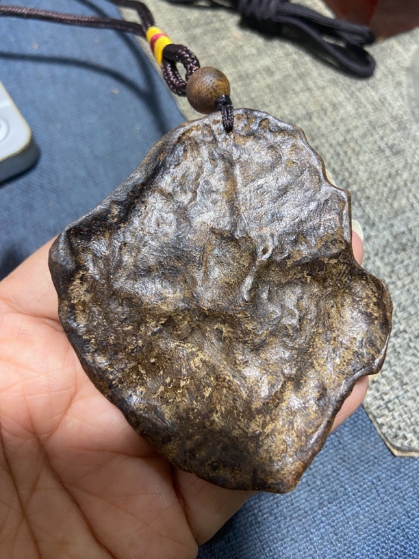 海南白奇乌身天然老包头老料带绳子13.5克