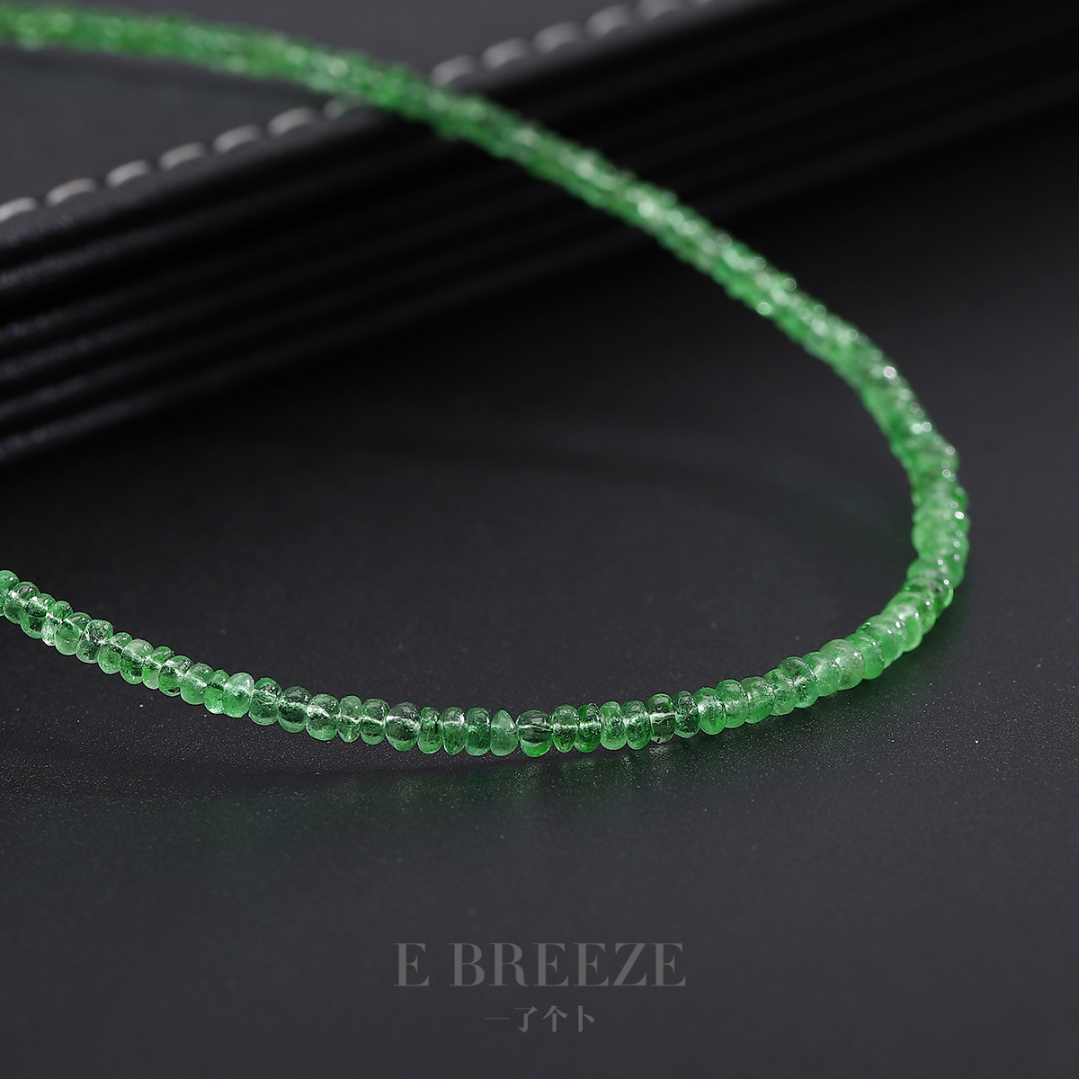 一了个卜【维纳斯】18K金祖母绿项链