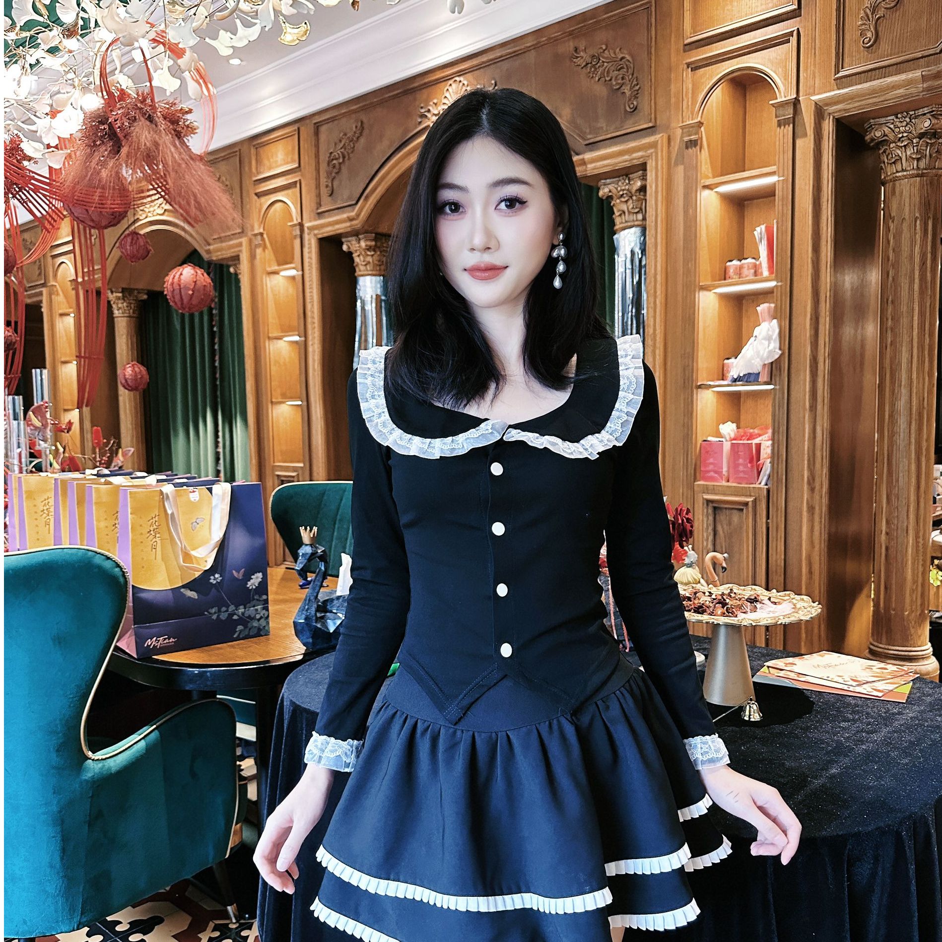 花边领不规则遮肚装饰扣弹力棉显瘦显高长袖减龄性感短款上衣T恤