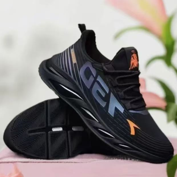 2025春夏新款百搭新款时尚透气潮流软底潮鞋休闲户外男运动跑步鞋