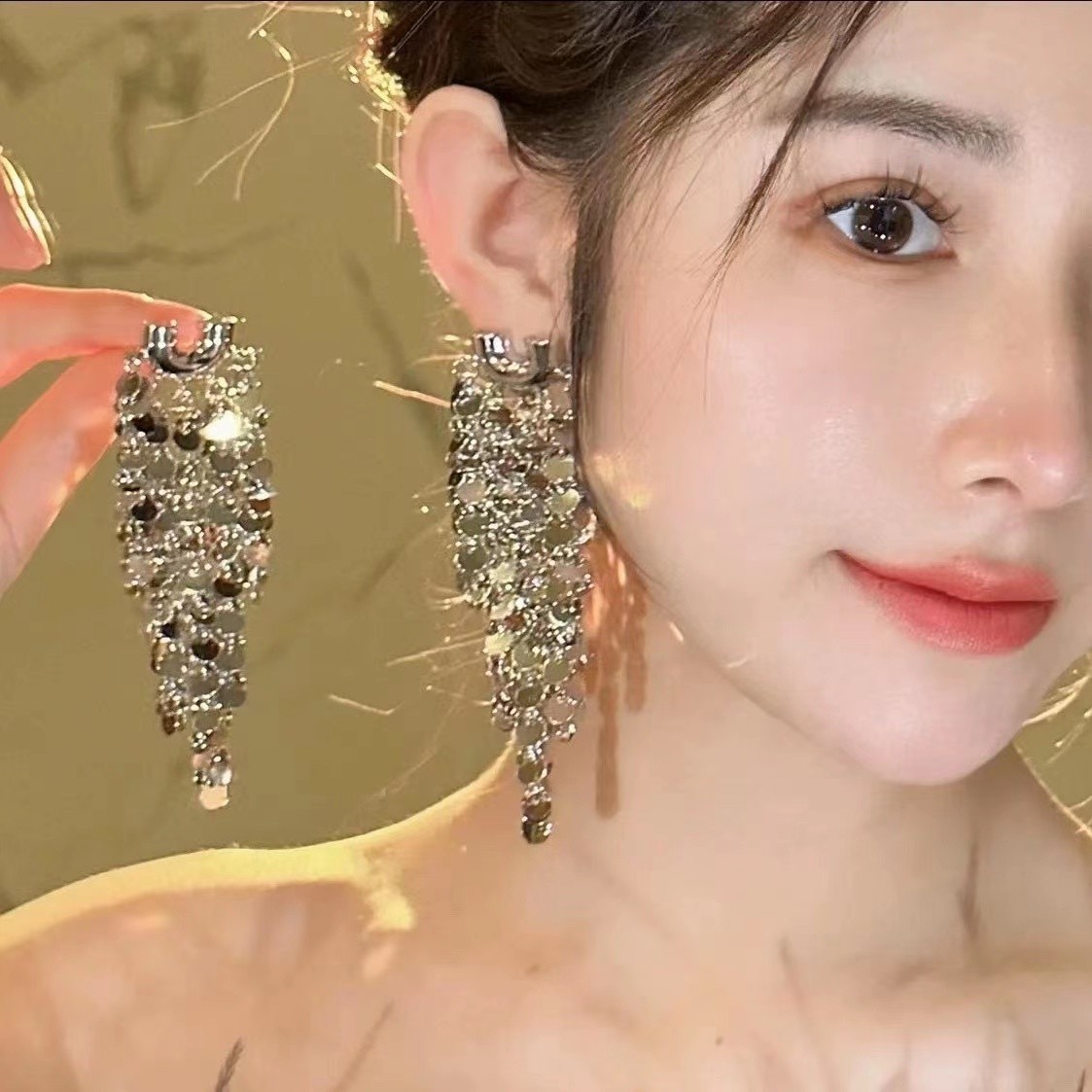 铜合金耳饰 小众设计高级感金属亮片流苏耳环轻奢时尚新潮耳饰