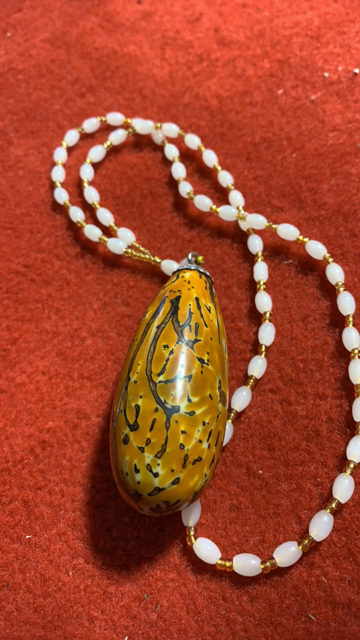 精品橙色菩提果饰品