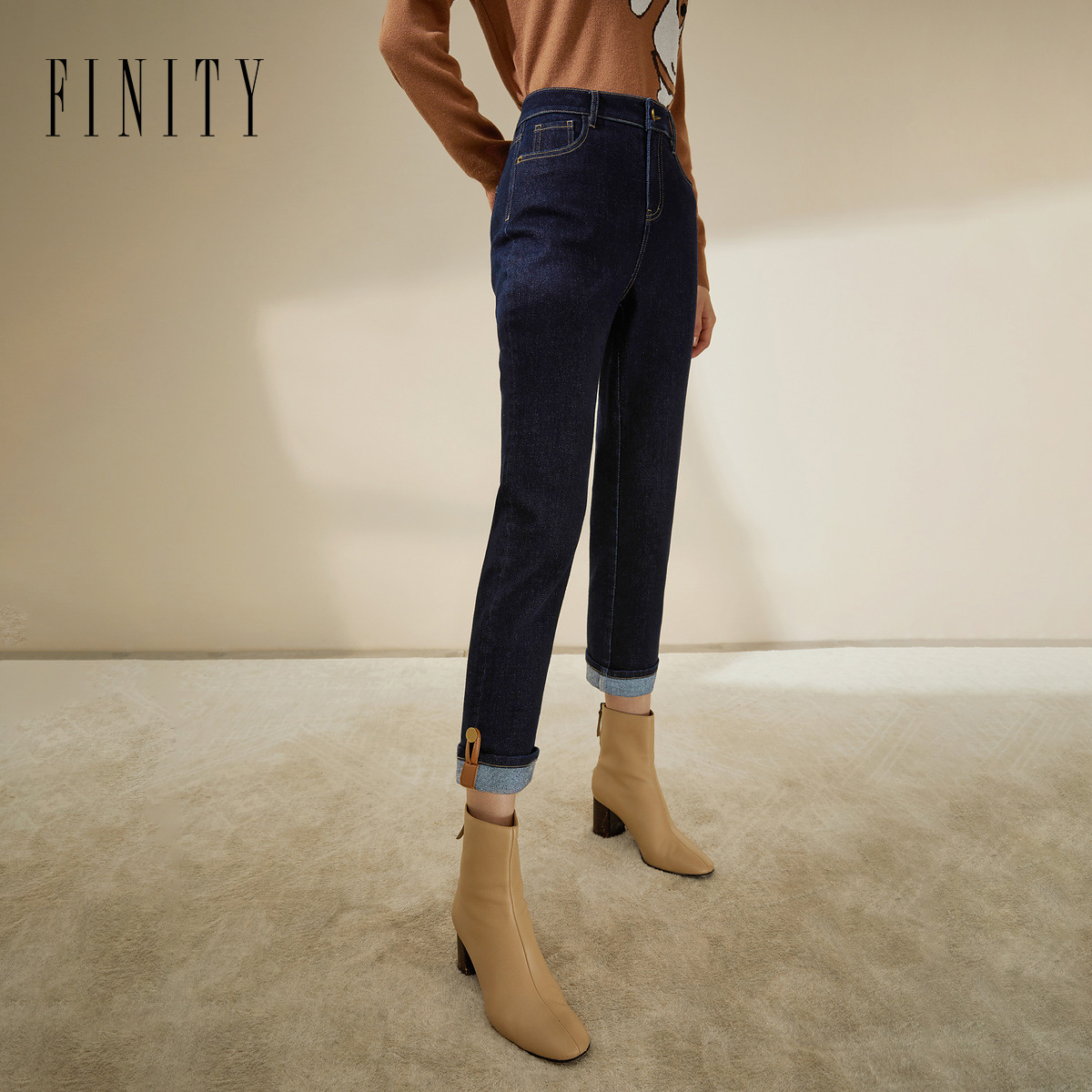 FINITY2022年秋季新款高腰牛仔裤女F21V9A13R5