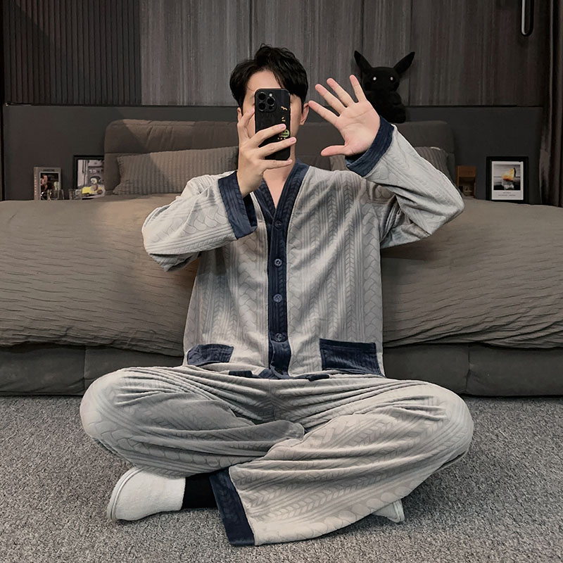 2025新款高档海岛绒男士睡衣冬季保暖休闲V领家居服加厚加绒套装