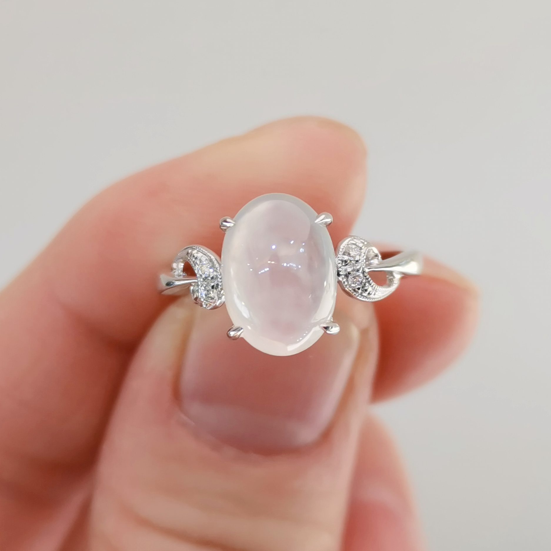 18K金镶嵌翡翠戒指