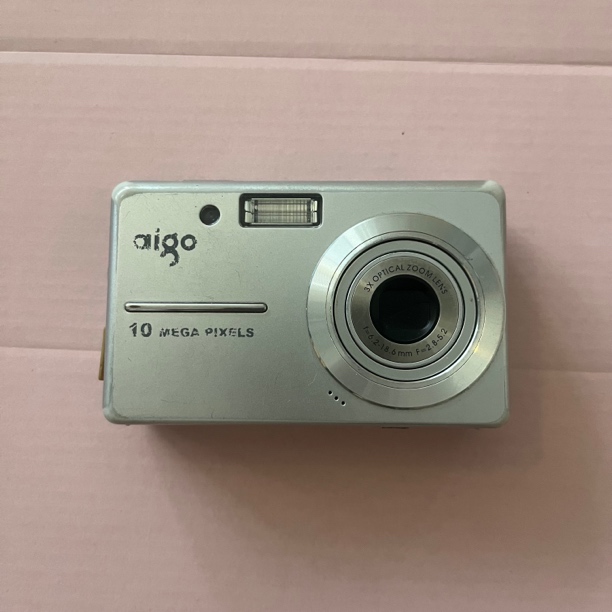 9新 aigo/爱国者 爱国者t1058 一千万像素 配件齐全