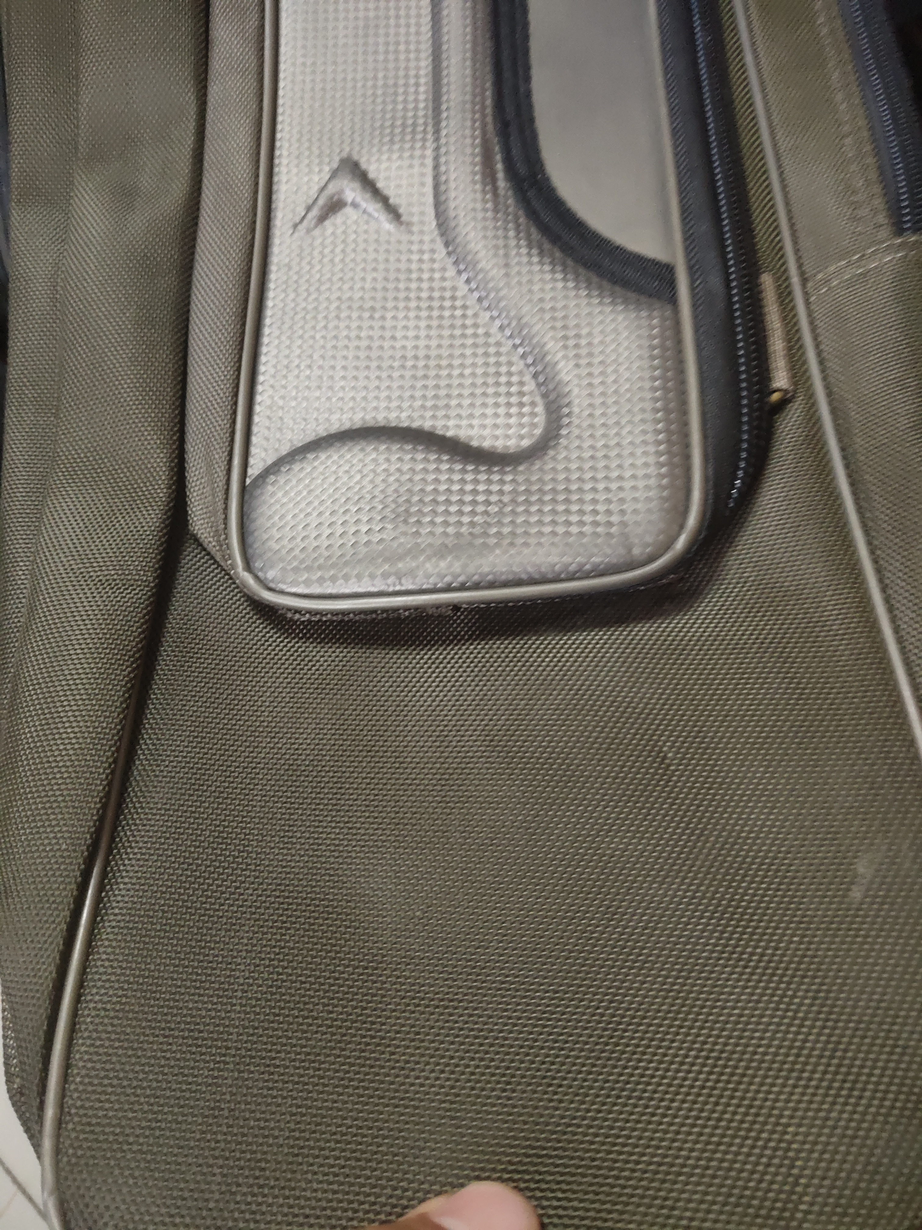 微瑕120厘米三层直竿包颜色随机渔具包颜色