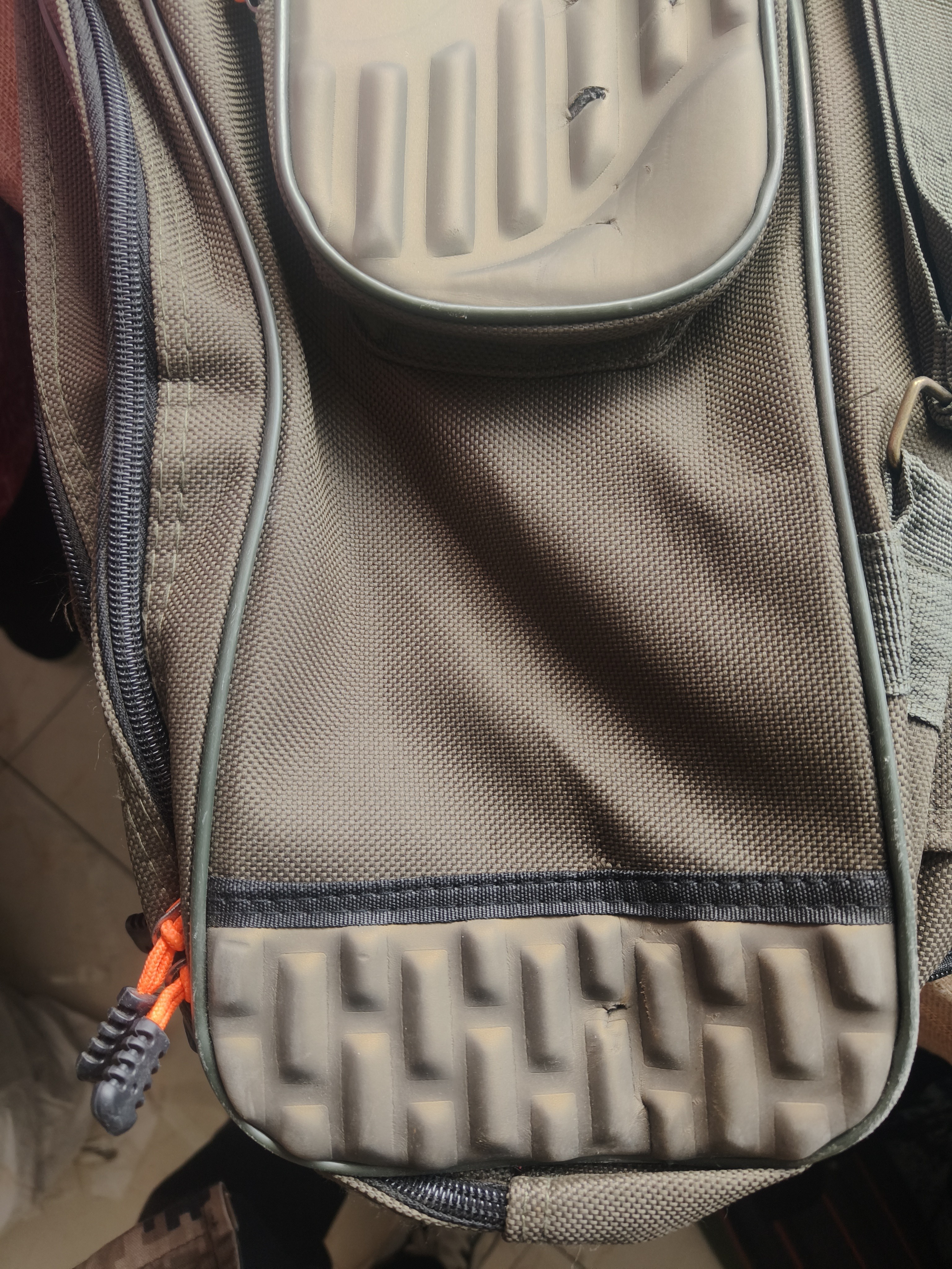 微瑕90厘米4层肚包渔具包颜色随机